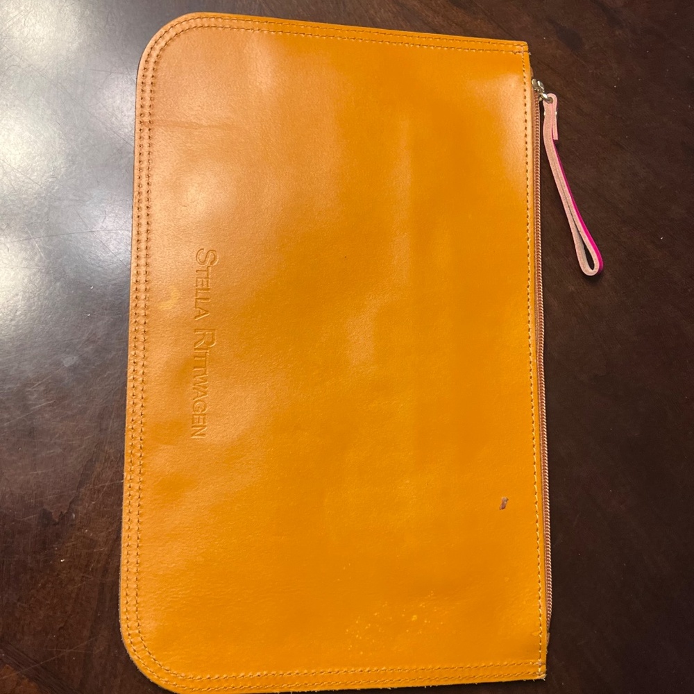 Stella Rittwagen Leather Clutch made in Spain - Picture 3 of 4